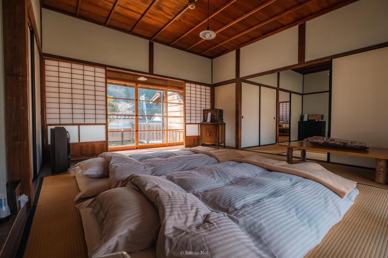 Japan'S Oldest Remaining Company Housing Villa Aszago Kültér fotó