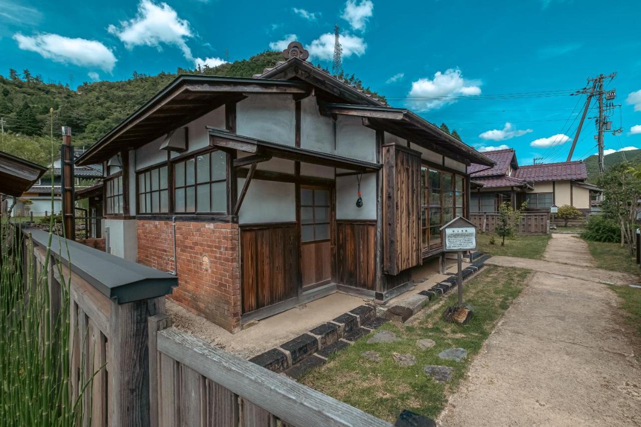 Japan'S Oldest Remaining Company Housing Villa Aszago Kültér fotó