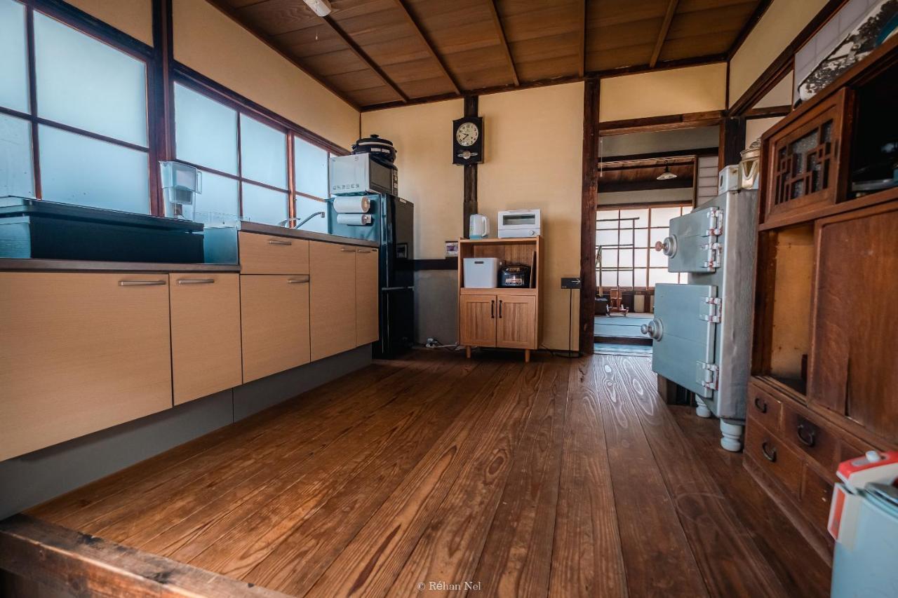 Japan'S Oldest Remaining Company Housing Villa Aszago Kültér fotó