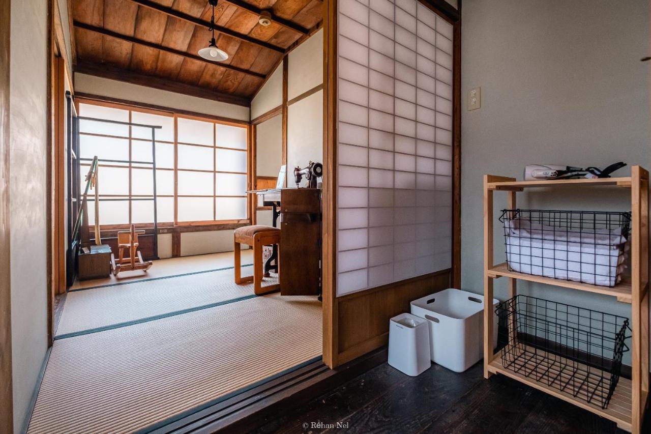 Japan'S Oldest Remaining Company Housing Villa Aszago Kültér fotó