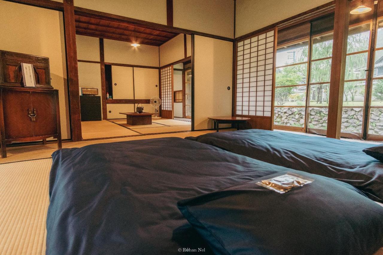 Japan'S Oldest Remaining Company Housing Villa Aszago Kültér fotó
