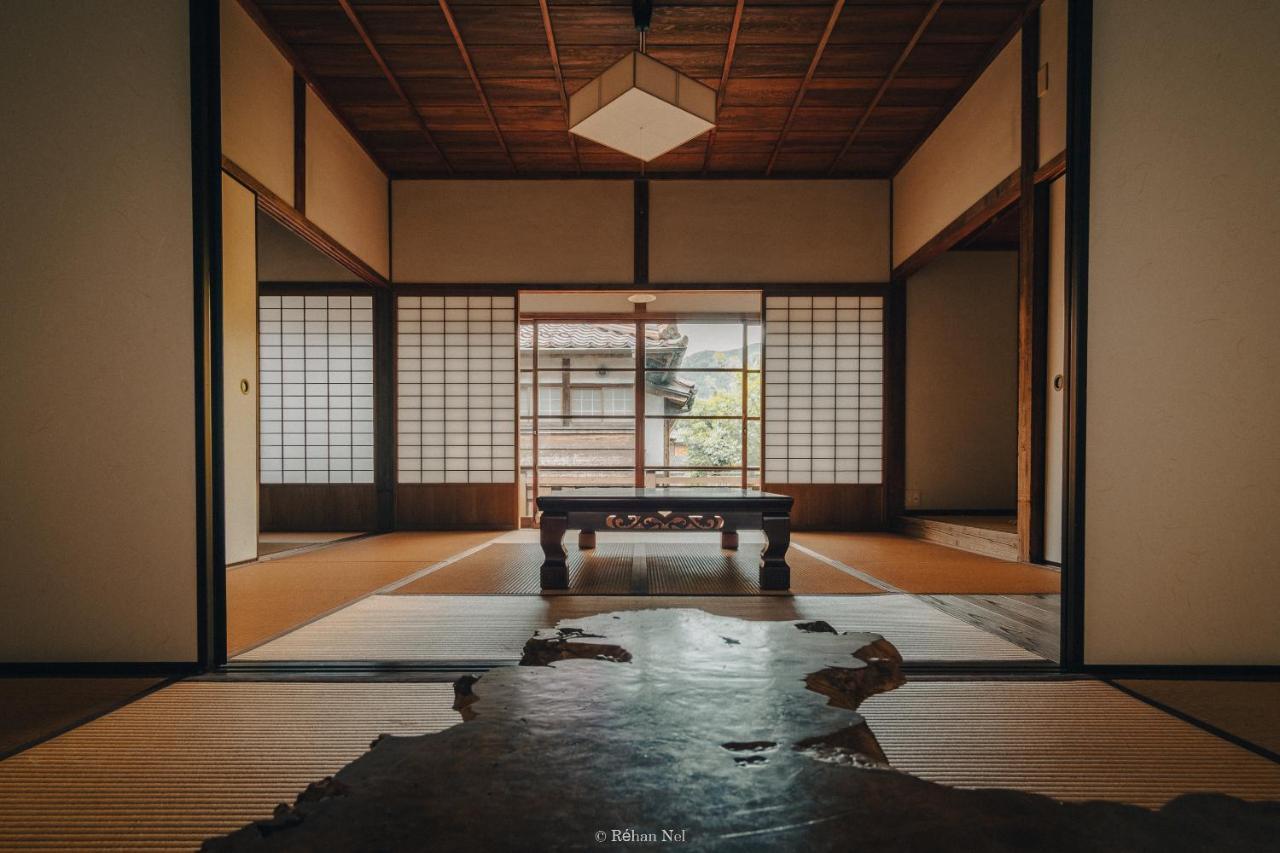 Japan'S Oldest Remaining Company Housing Villa Aszago Kültér fotó