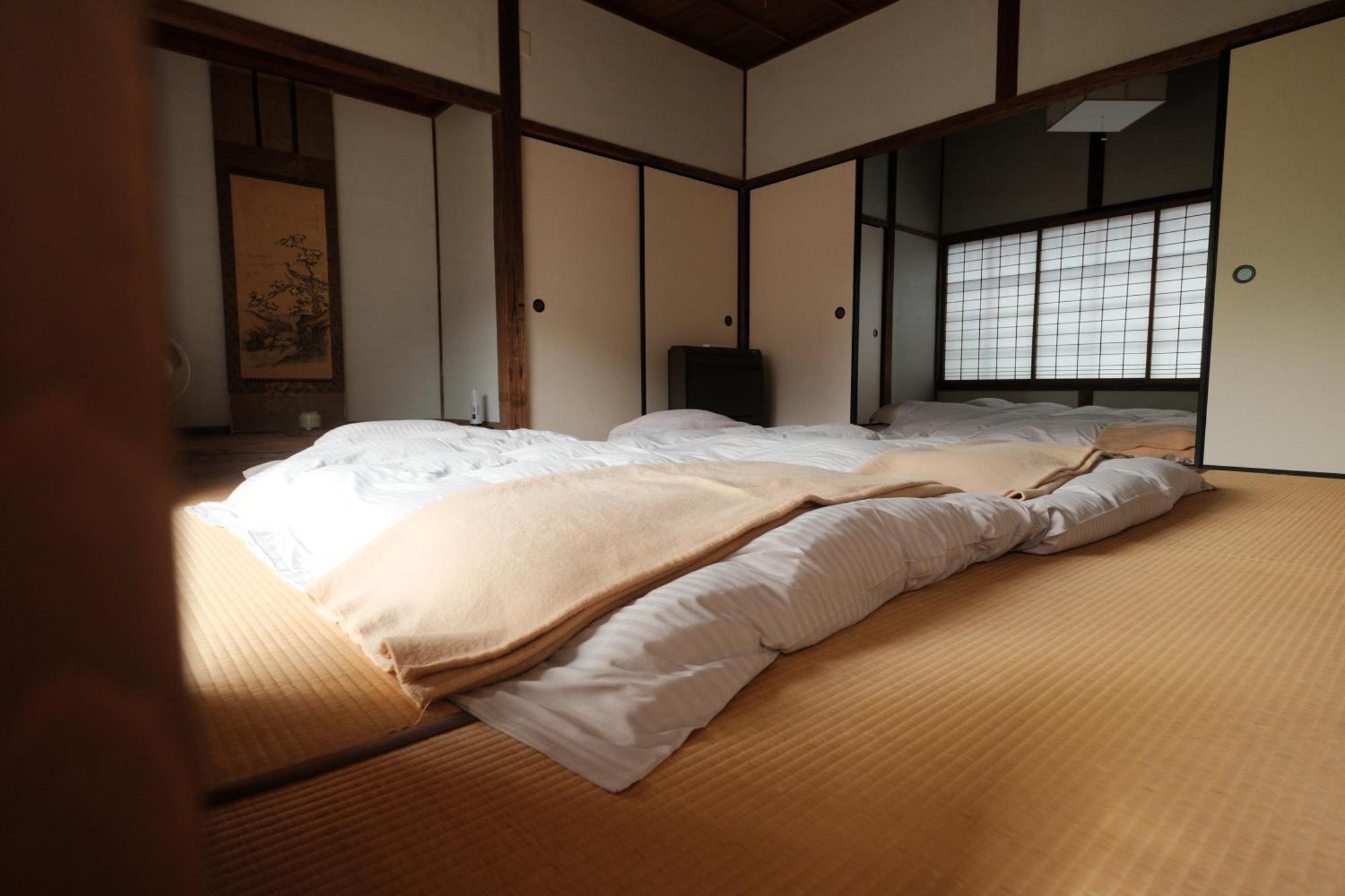 Japan'S Oldest Remaining Company Housing Villa Aszago Kültér fotó