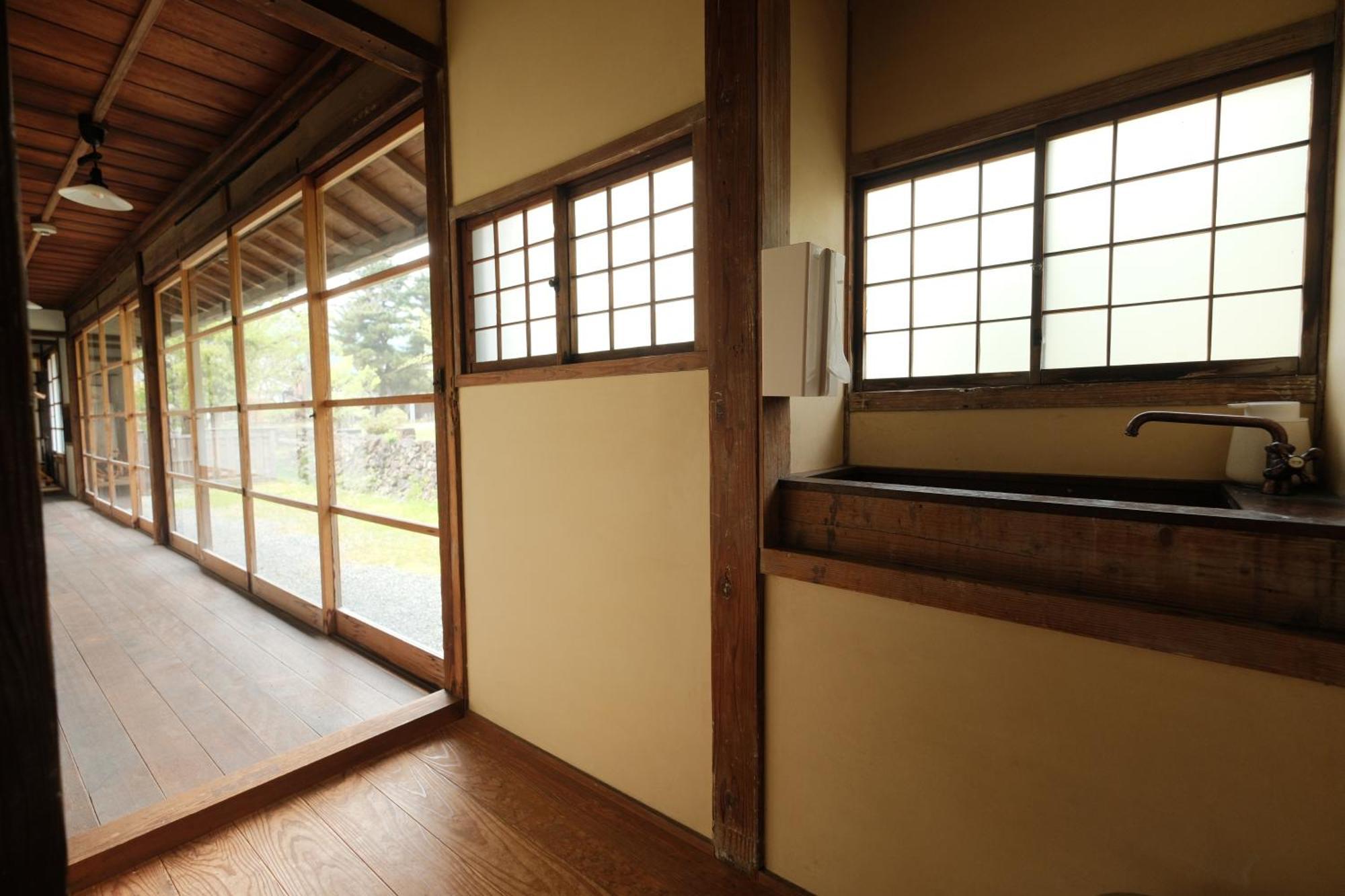 Japan'S Oldest Remaining Company Housing Villa Aszago Kültér fotó