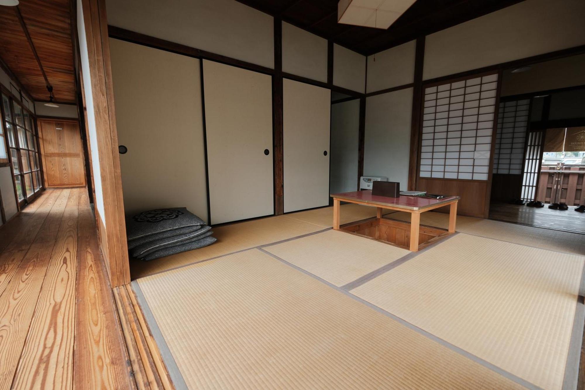 Japan'S Oldest Remaining Company Housing Villa Aszago Kültér fotó