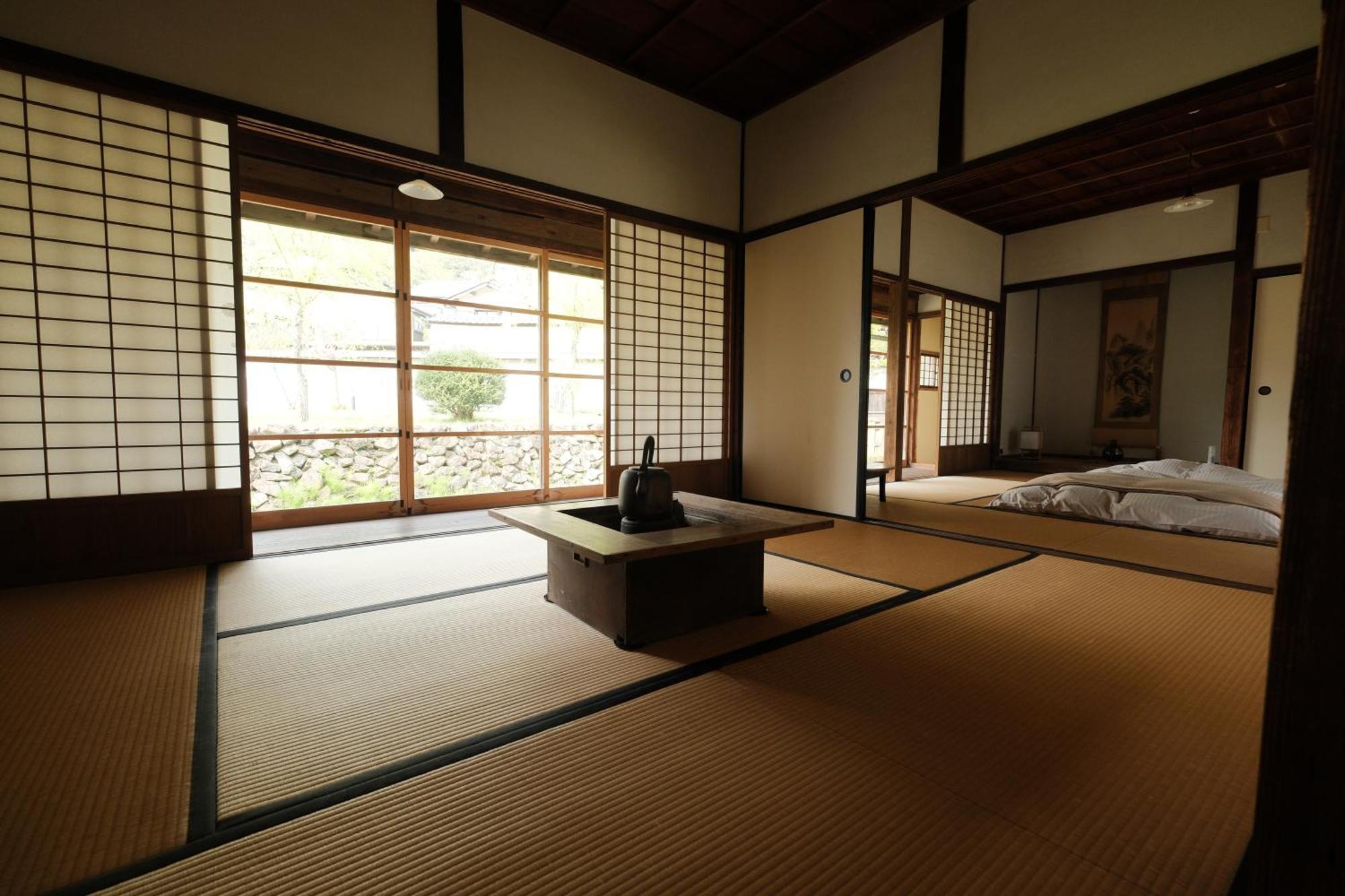 Japan'S Oldest Remaining Company Housing Villa Aszago Kültér fotó